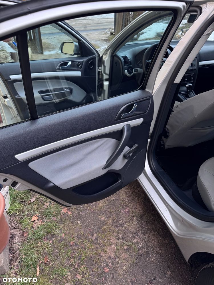 Skoda Octavia 2.0 FSI Ambiente Tiptr - 24