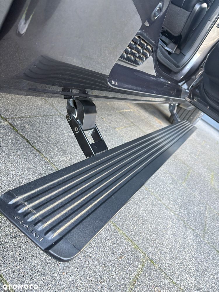 RAM 1500 Crew Cab Shortbed Laramie - 21
