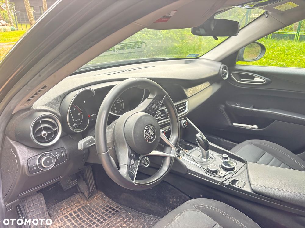 Alfa Romeo Giulia 2.2 D Turbo - 7