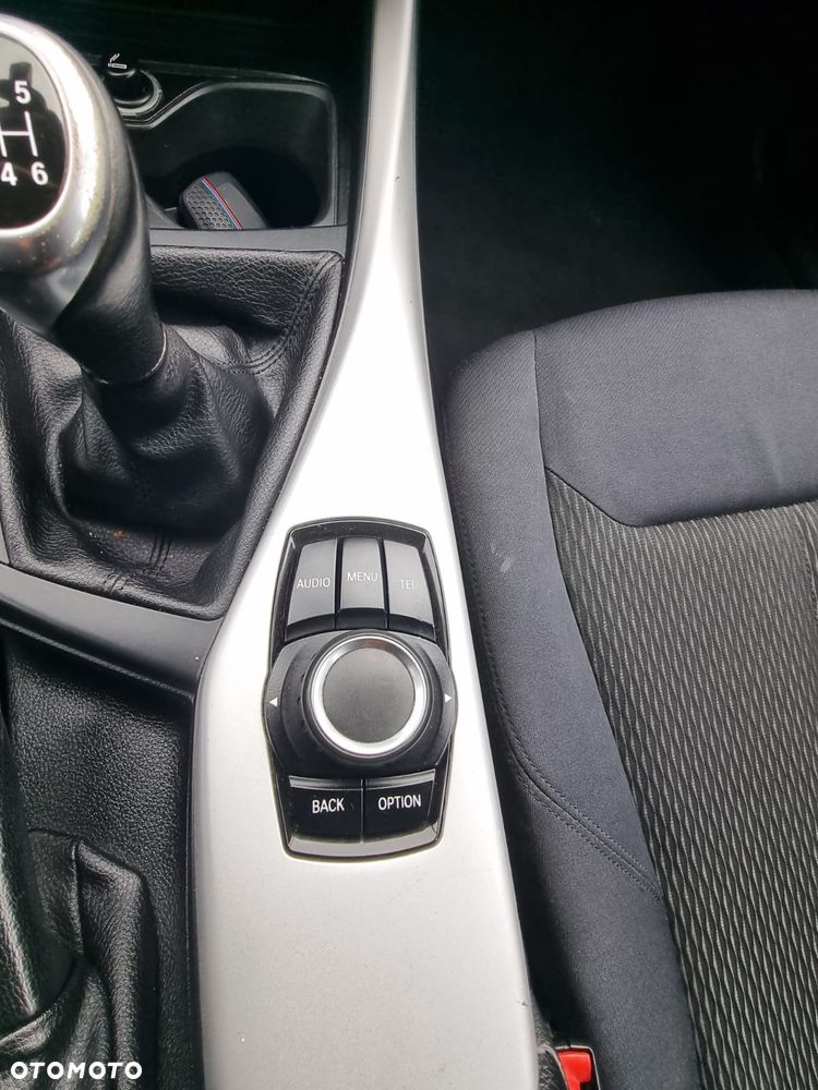 BMW Seria 1 114i - 23