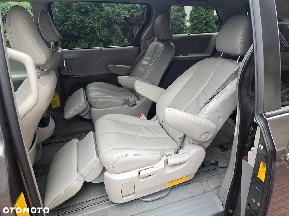 Toyota Sienna 3.5 V6 XLE AWD - 25