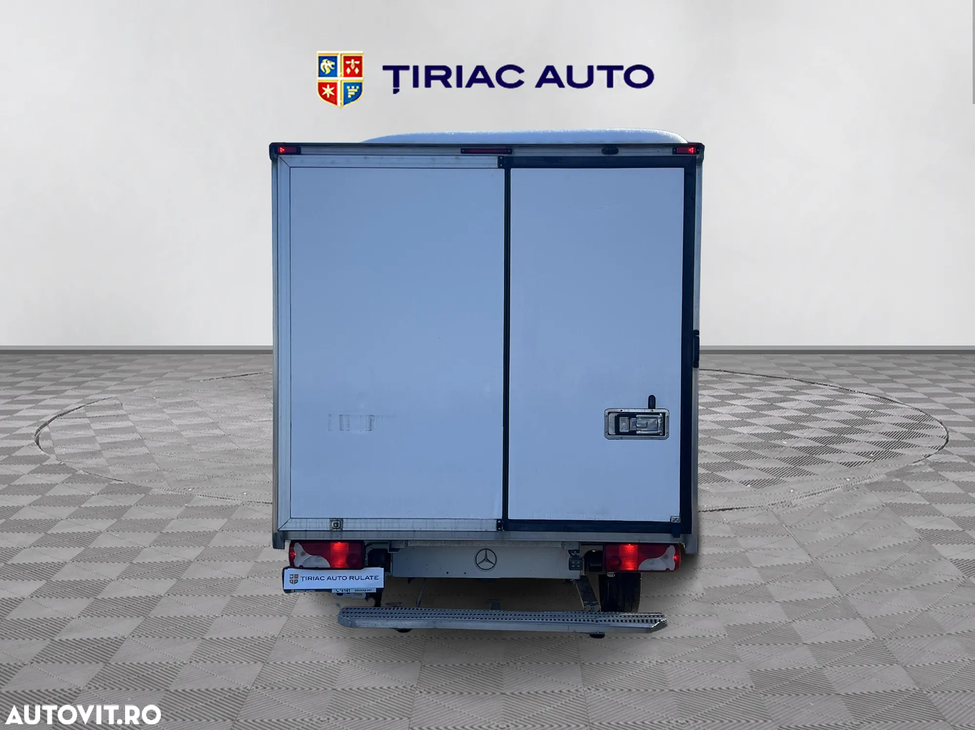 Mercedes-Benz Sprinter - 4
