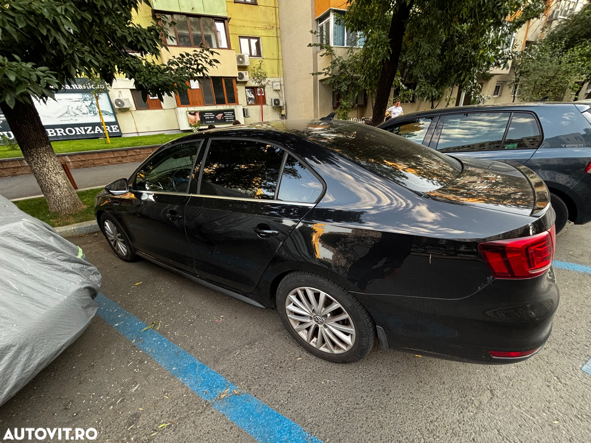 Volkswagen Jetta - 4