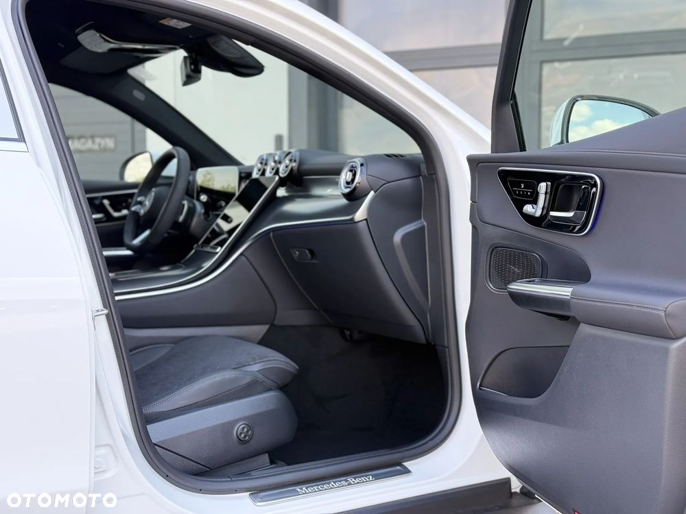Mercedes-Benz GLC - 26