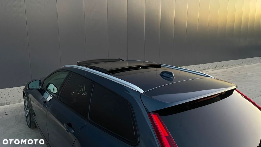 Volvo V90 Cross Country - 26