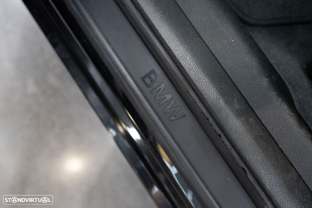 BMW 318 d Aut. Sport Line - 26