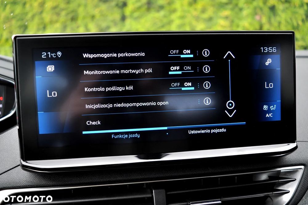 Peugeot 3008 1.2 PureTech Allure S&S EAT8 - 28