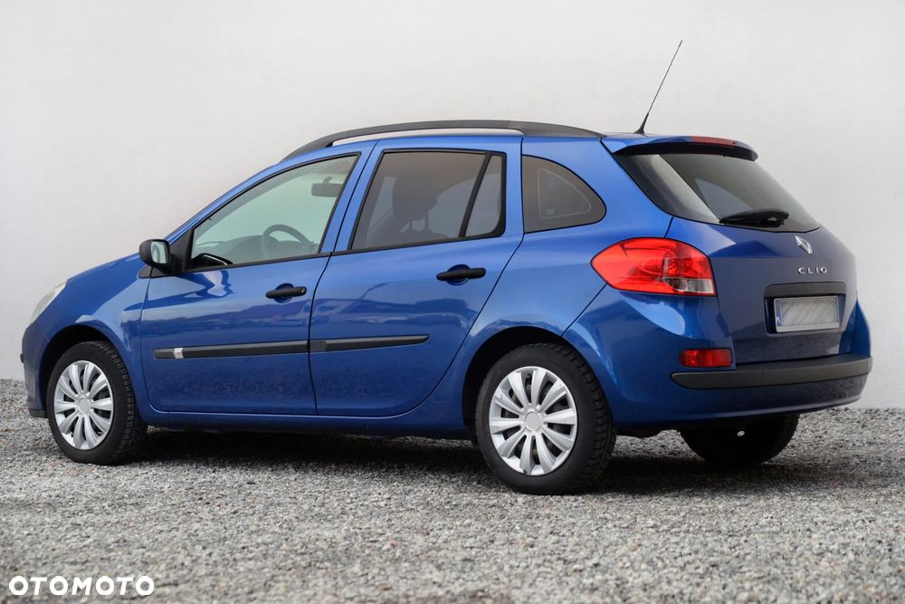 Renault Clio 1.2 16V Confort Privilege - 3