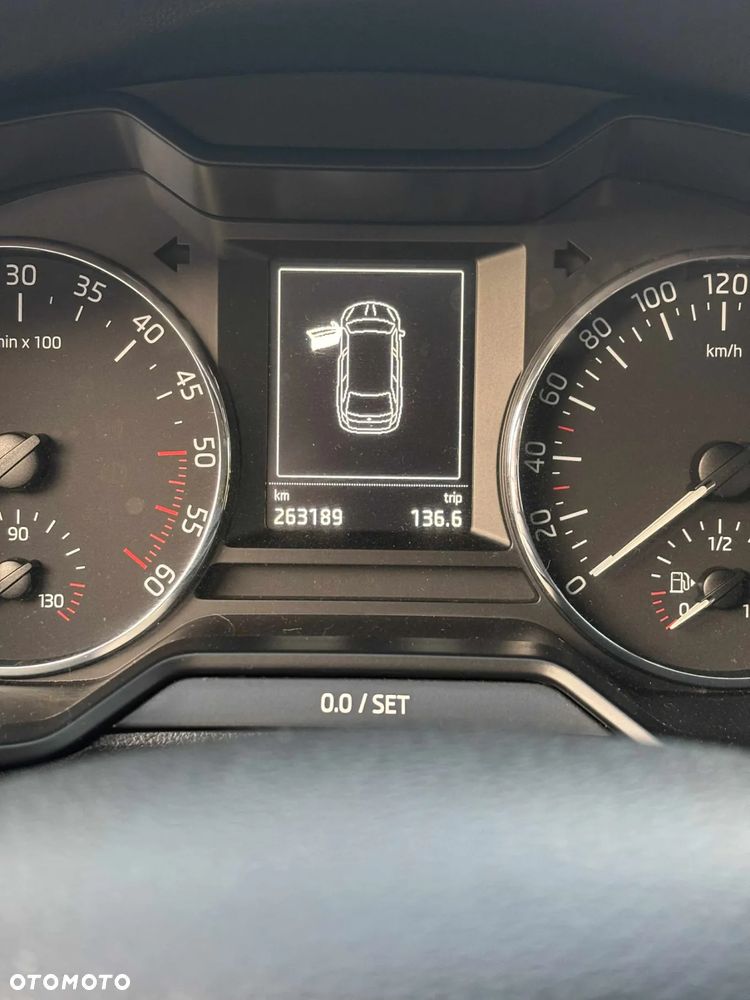 Skoda Octavia 1.6 TDI Ambition DSG - 13