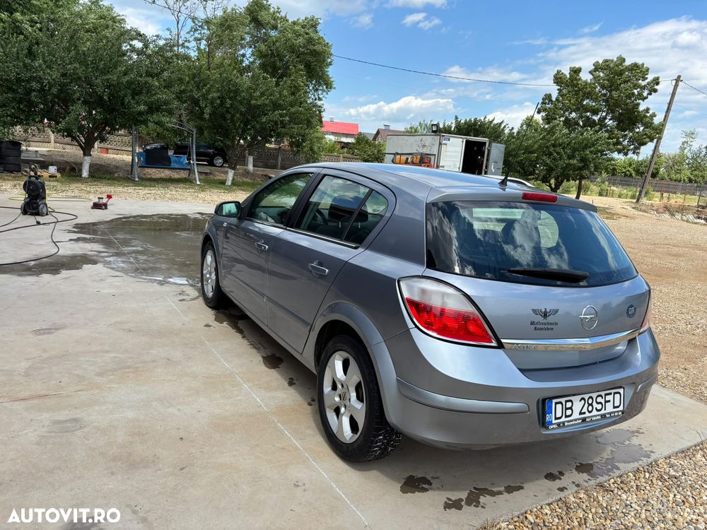 Opel Astra 1.6i Sport - 11