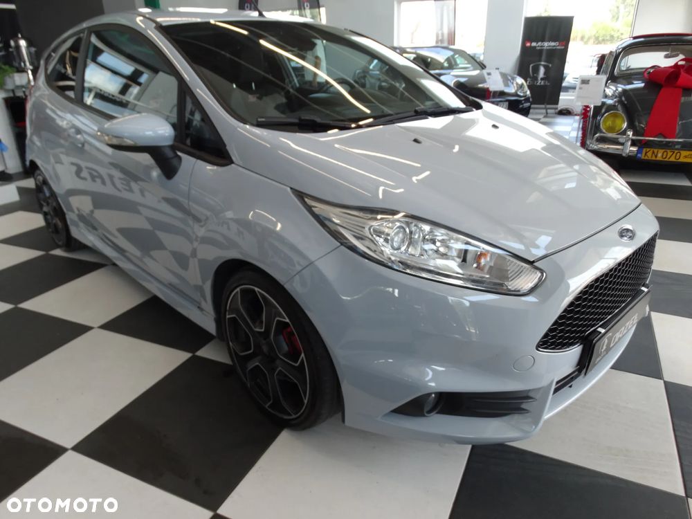 Ford Fiesta 1.6 EcoBoost ST200 - 17