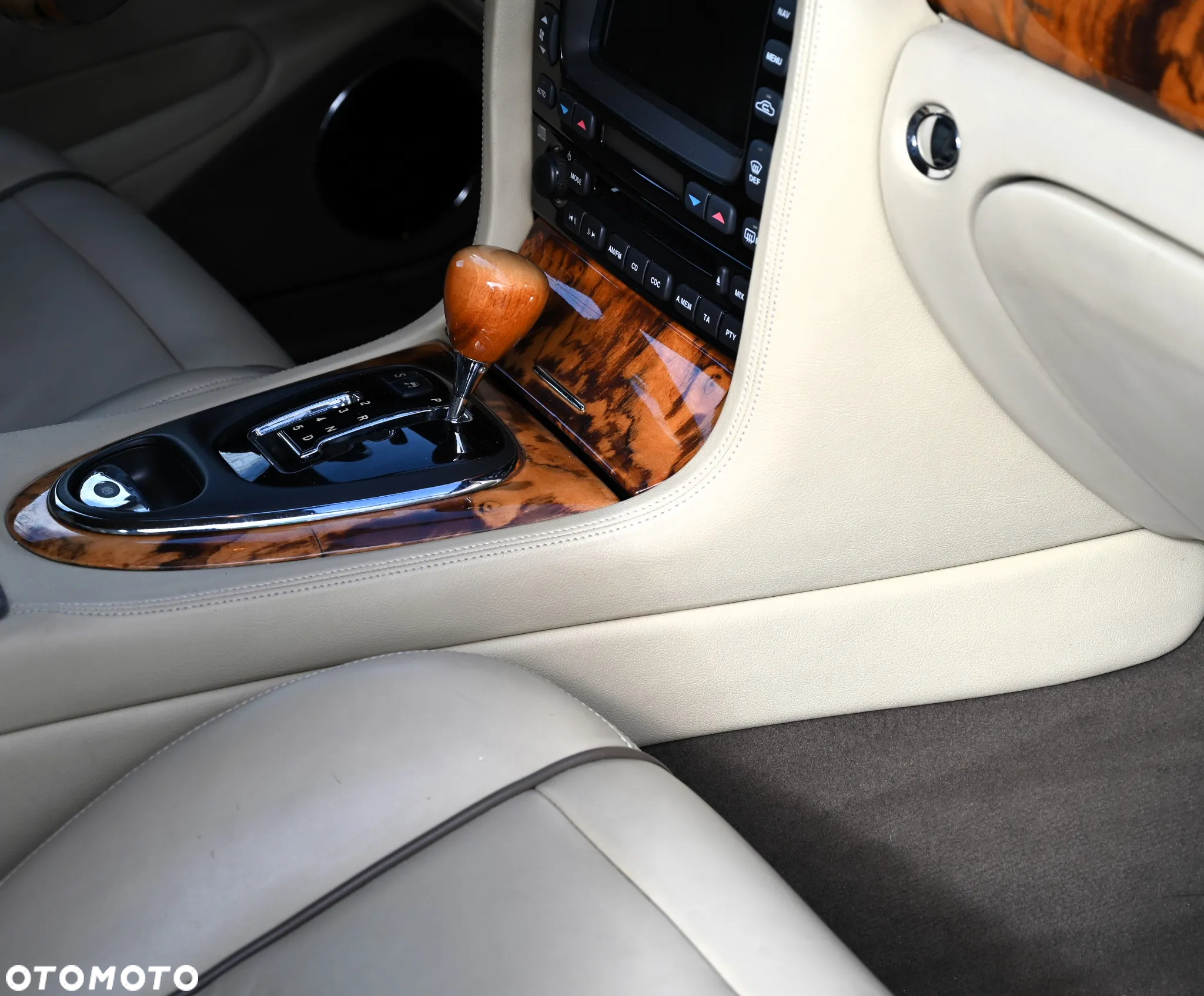 Jaguar XJ XJ8 4.2 Executive - 26