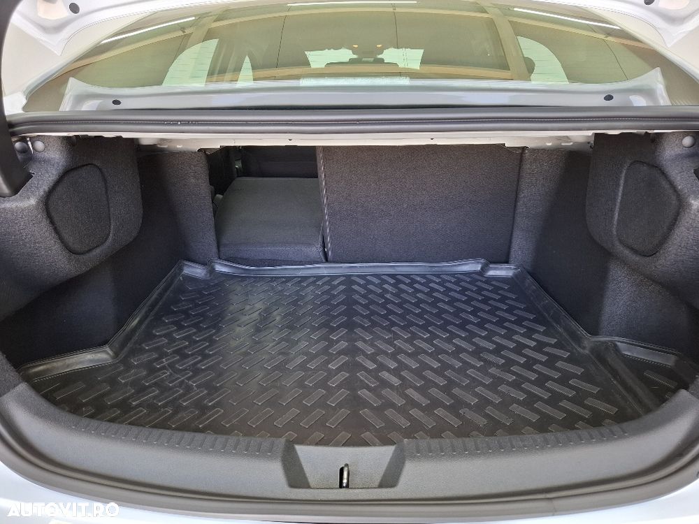 Renault Megane TCE 140 Equilibre - 4