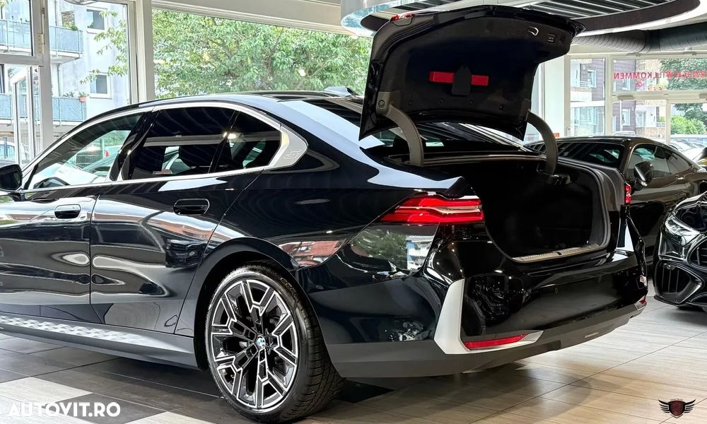 BMW Seria 5 550e xDrive Aut. - 26