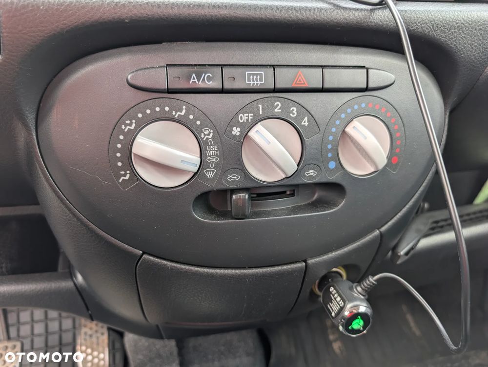 Daihatsu Trevis 1.0 - 14