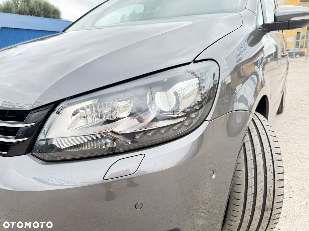 Volkswagen Touran 2.0 TDI DPF STYLE - 38