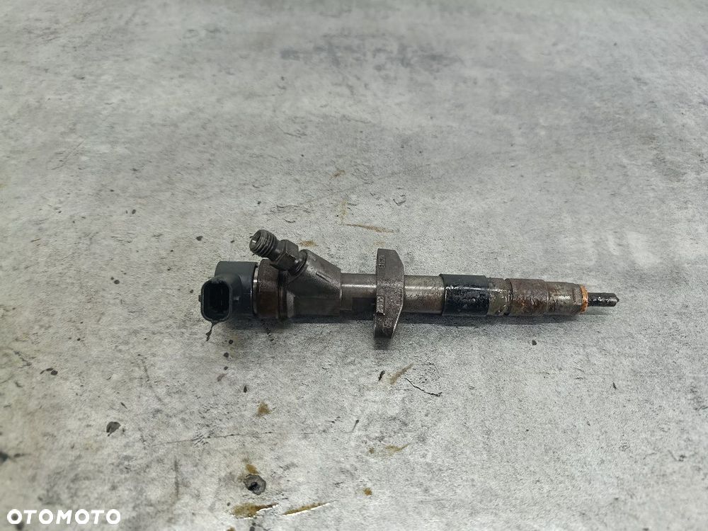 WTRYSKIWACZ RENAULT MASTER II 82112289 0445110102  BOSCH 2.2 DCI - 3