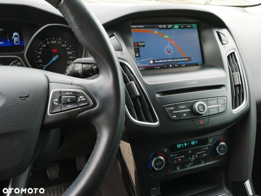 Ford Focus Turnier 1.0 EcoBoost Start-Stopp-System TITANIUM - 5