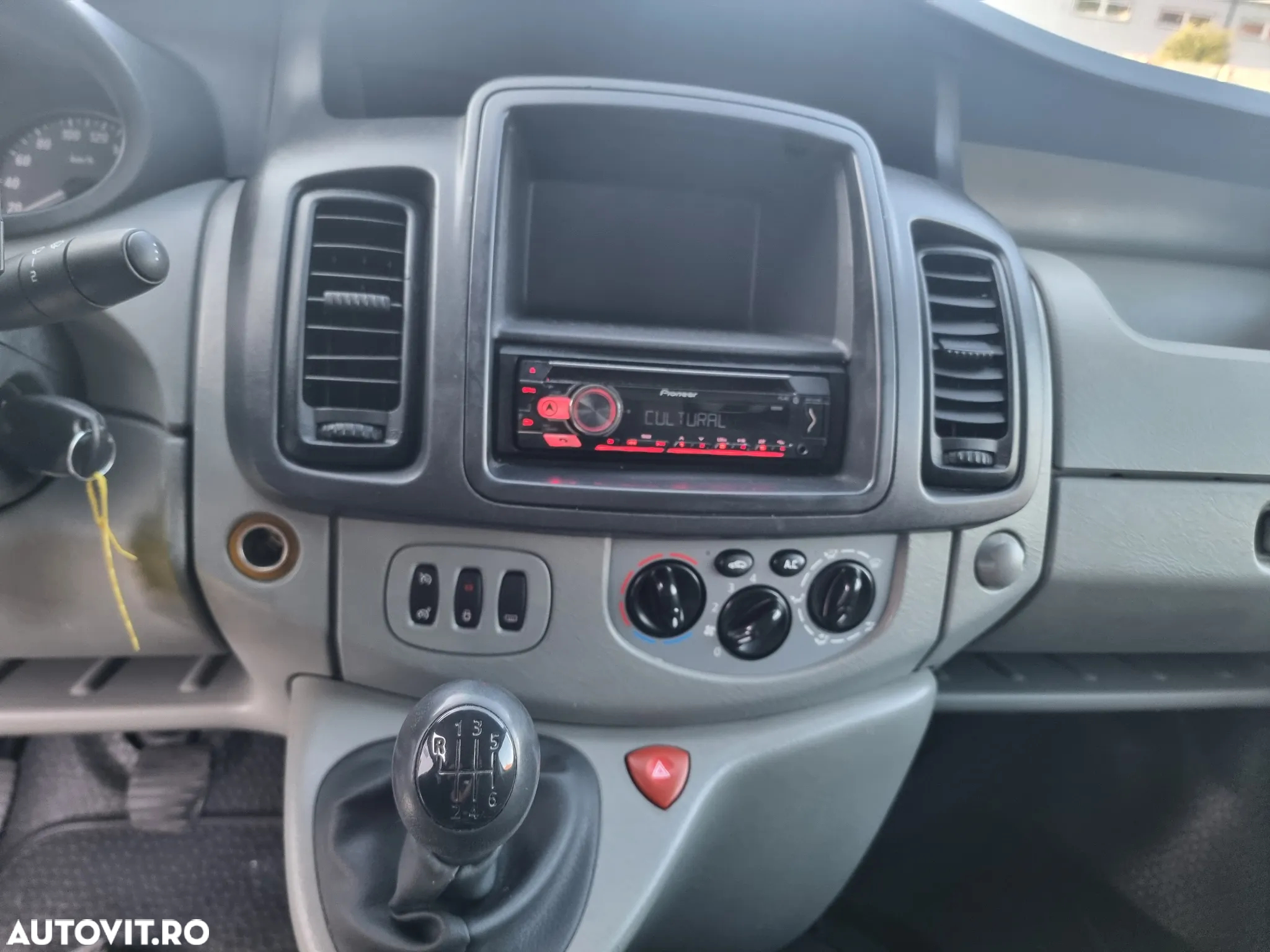 Opel Vivaro Combi 2.0 CDTI LWB EURO5 - 8