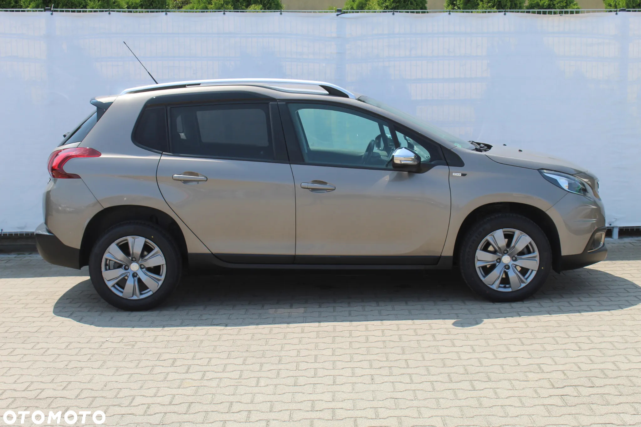 Peugeot 2008 1.2 Pure Tech GPF Style S&S EAT6 - 6