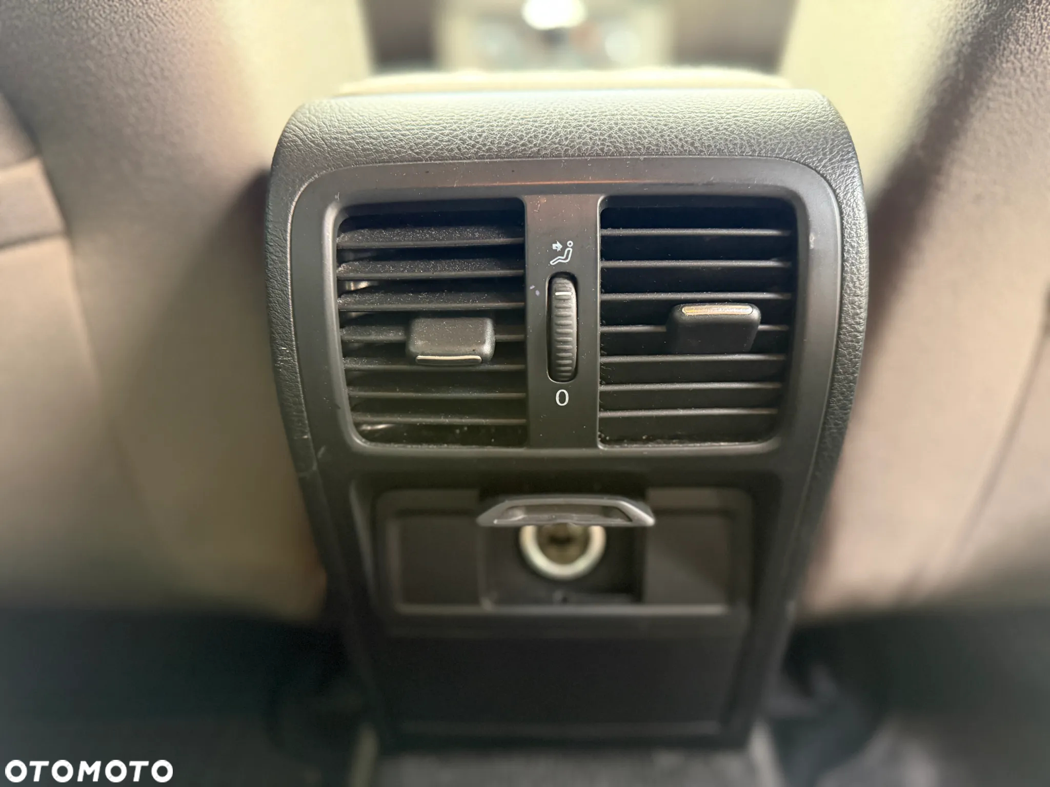 Volkswagen Passat 2.0 TDI DPF Comfortline - 13