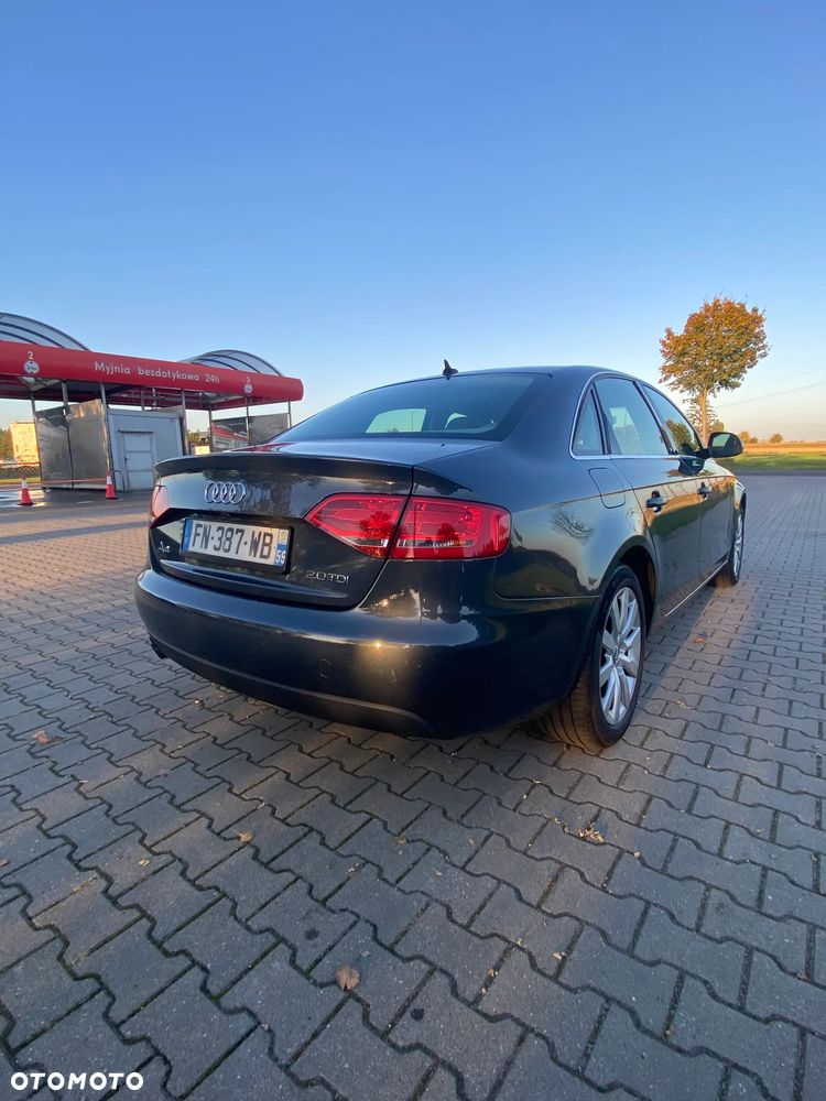 Audi A4 Limousine - 11
