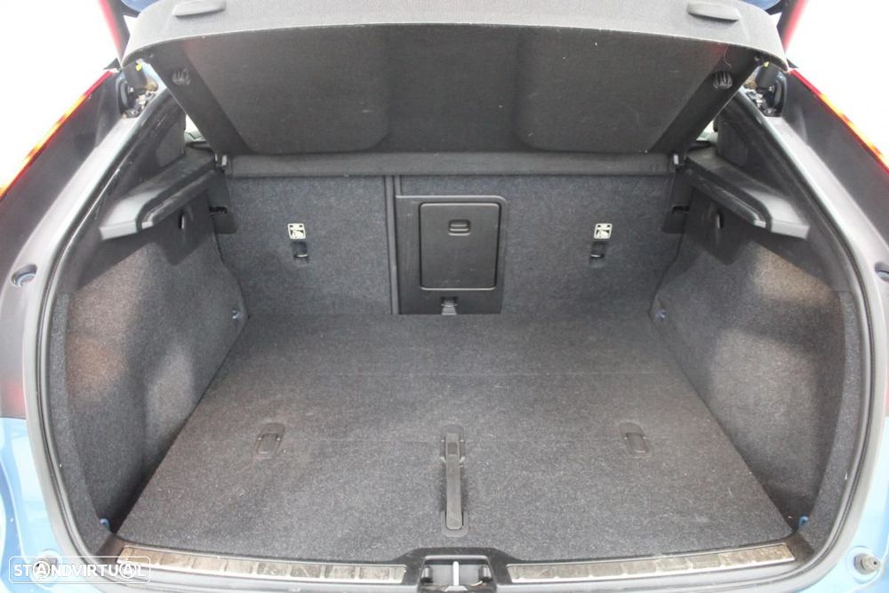Volvo C40 Recharge 82 kWh Twin Motor Plus - 8
