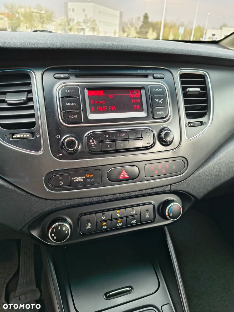 Kia Carens 1.7 CRDi L 7os - 9