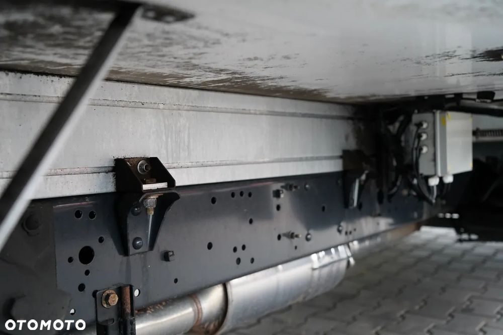 Iveco DAILY 35-140 / CHŁODNIA / AGREGAT PULSOR 400  / WINDA / BLIŹNIAK / - 15