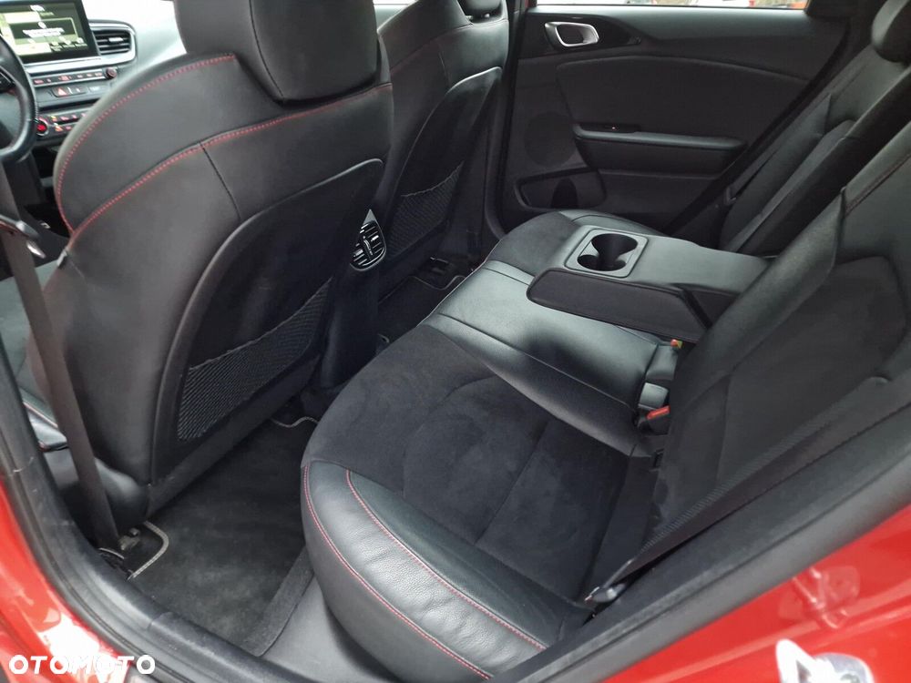 Kia ProCeed 1.6 T-GDI GT DCT - 24