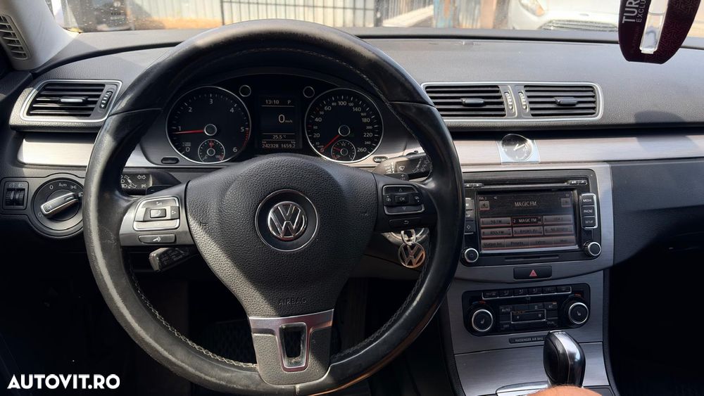 Volkswagen Passat 2.0 TDI BlueMotion Technology DSG Comfortline - 9