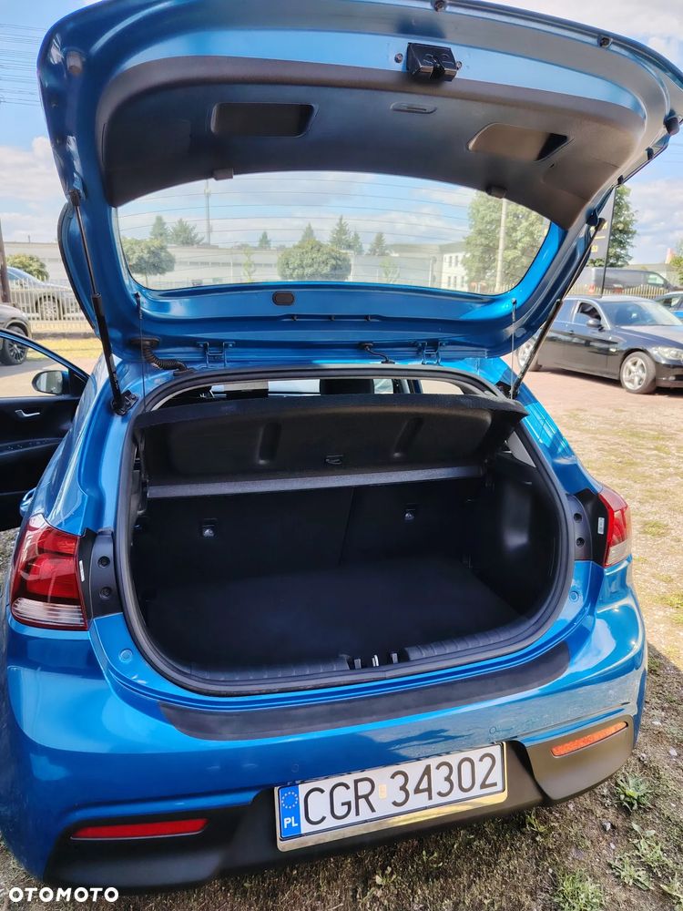Kia Rio - 11