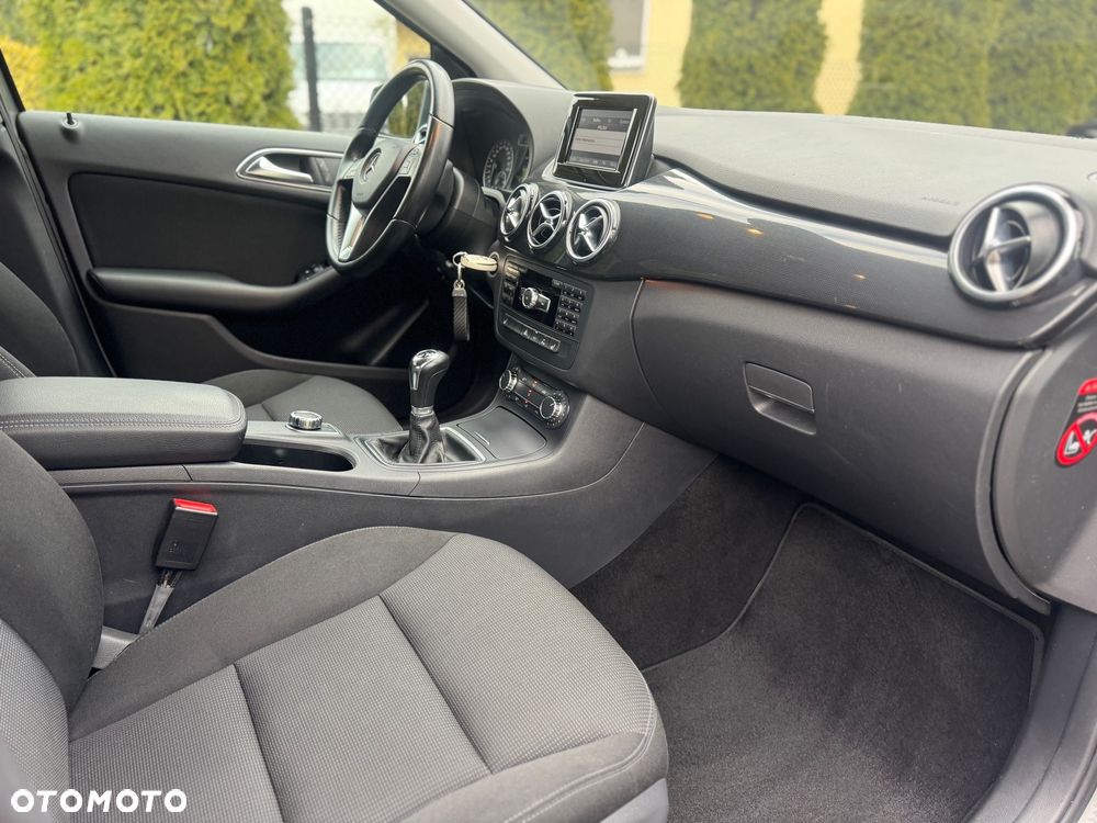 Mercedes-Benz Klasa B 180 BlueEFFICIENCY Edition Style - 6