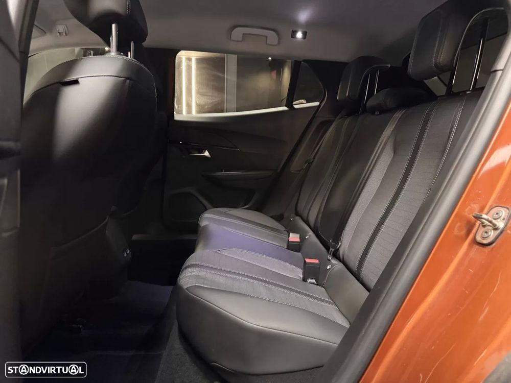 Peugeot 2008 1.2 PureTech Allure Pack EAT8 - 21