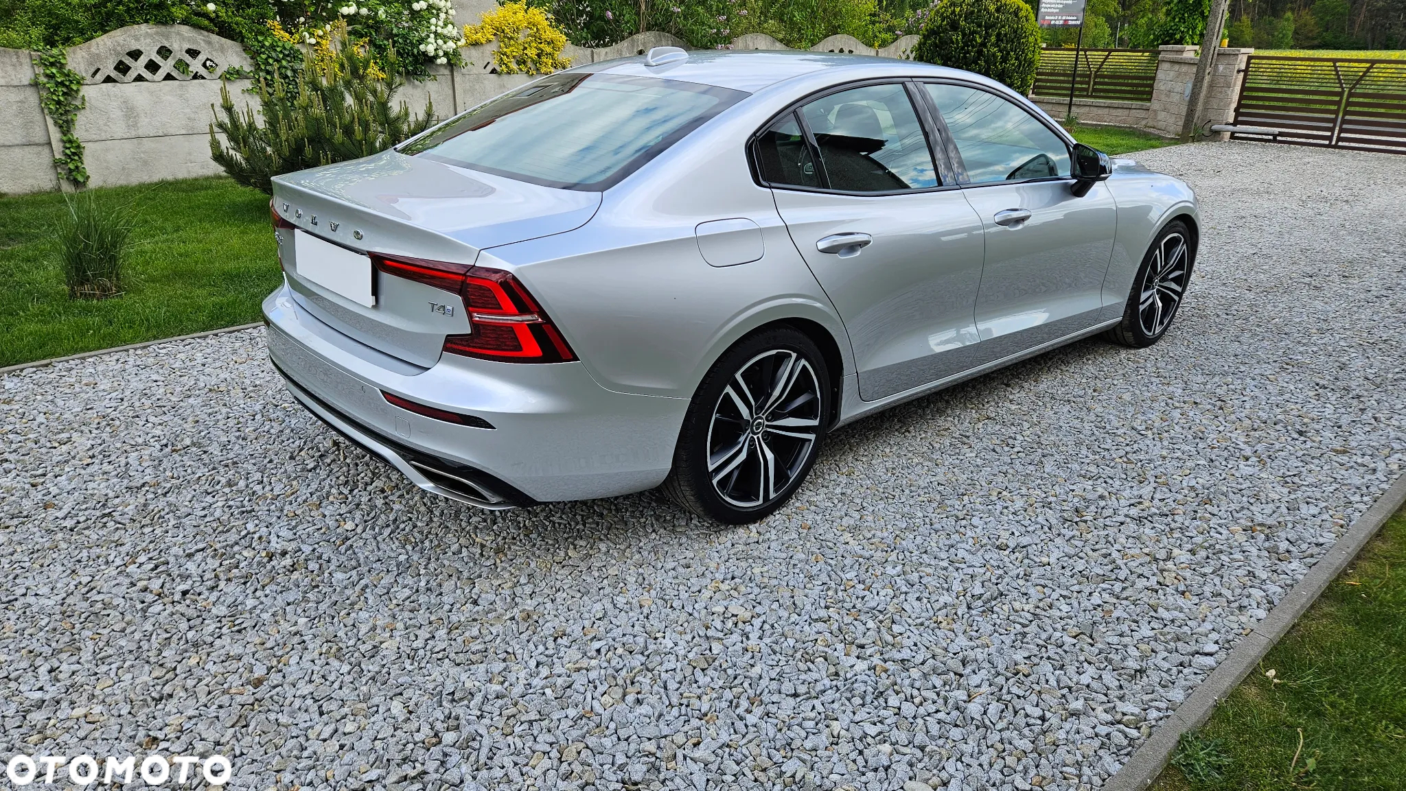 Volvo S60 T4 R-Design First Edition - 10