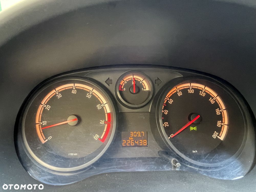 Opel Corsa 1.2 16V Essentia - 2