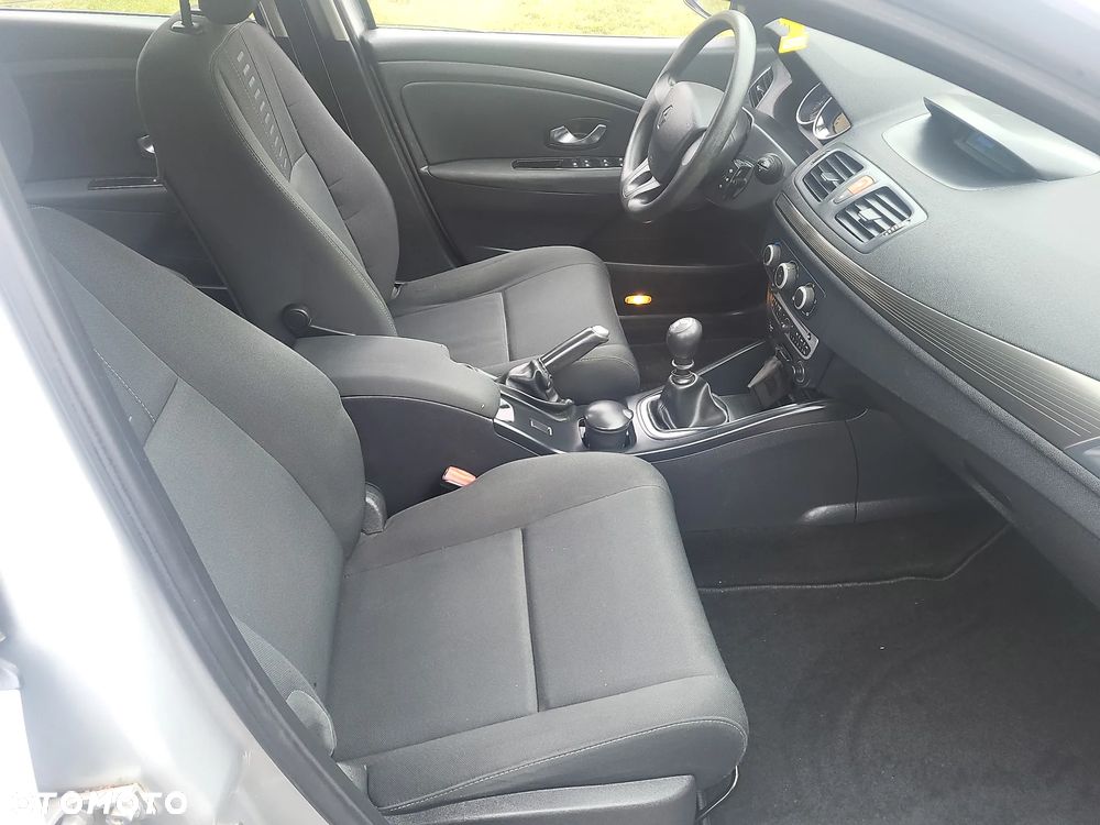 Renault Megane 1.5 dCi Privilege - 37