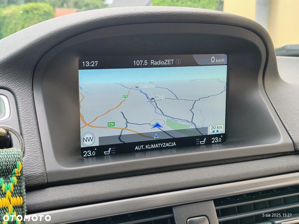 Volvo V70 D2 Momentum - 13