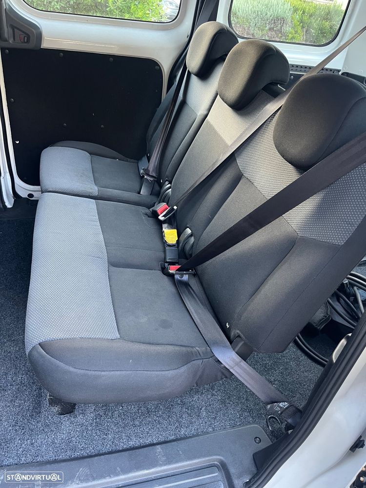 Nissan NV200 Combi - 18