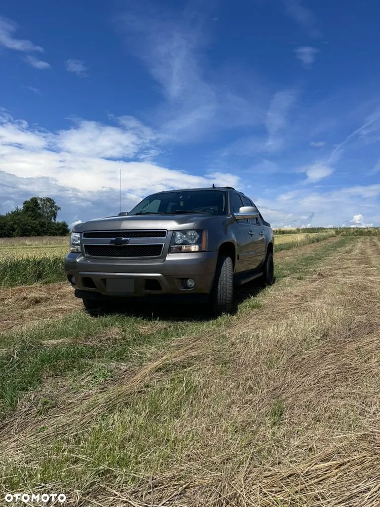 Chevrolet Avalanche - 8