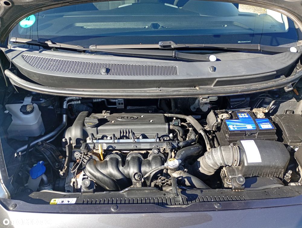 Kia Venga 1.6 CVVT Titanium Collection - 14