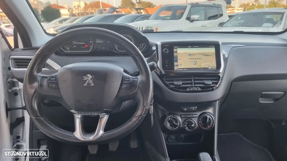 Peugeot 2008 1.2 PureTech Style - 6