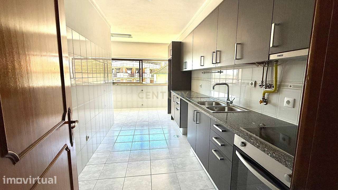 Espaçoso apartamento T3 em Leiria - Pousos, Barreira e Cortes - Grande imagem: 2/22