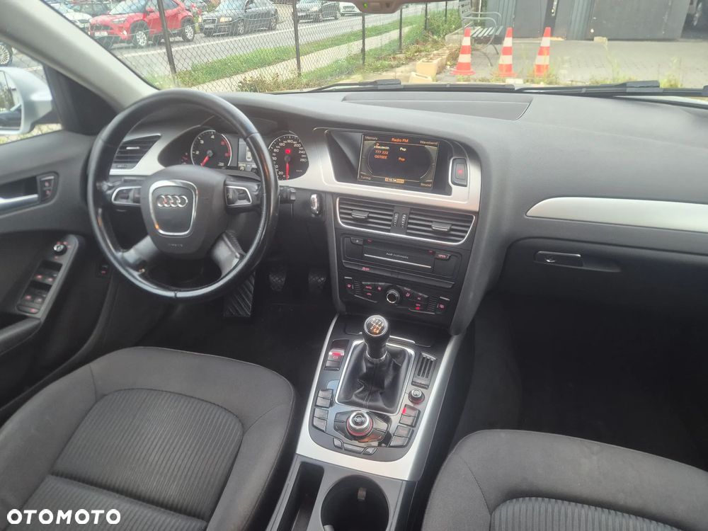 Audi A4 Limousine - 3