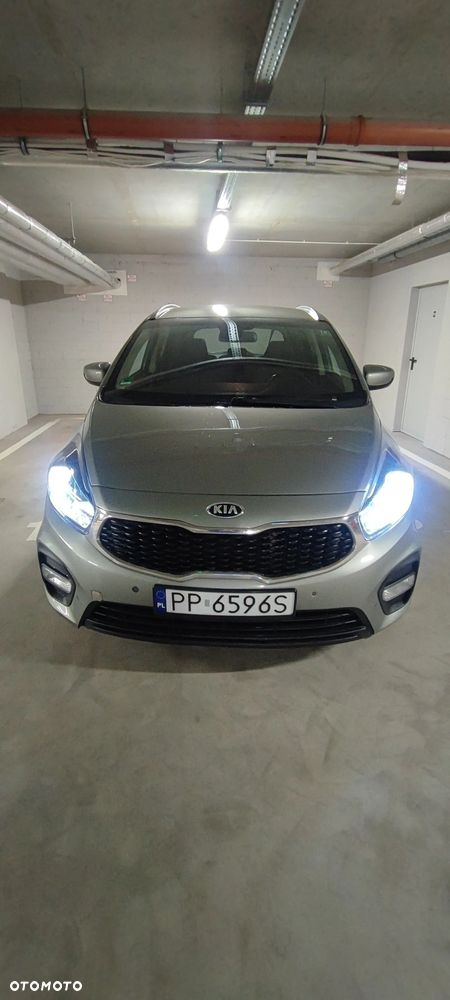 Kia Carens - 2