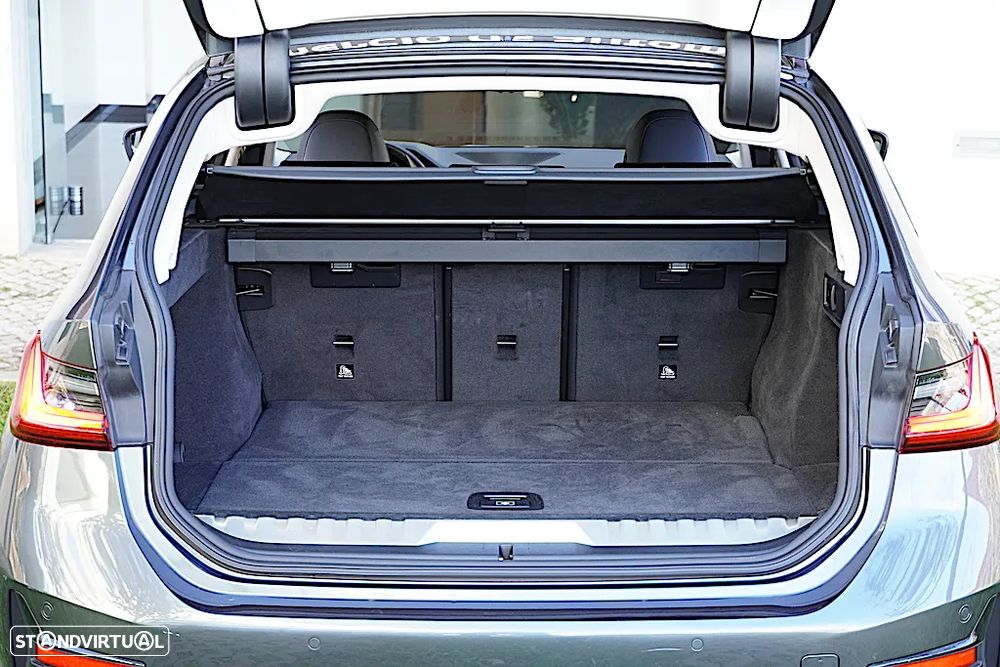 BMW 330 e Touring Auto - 16