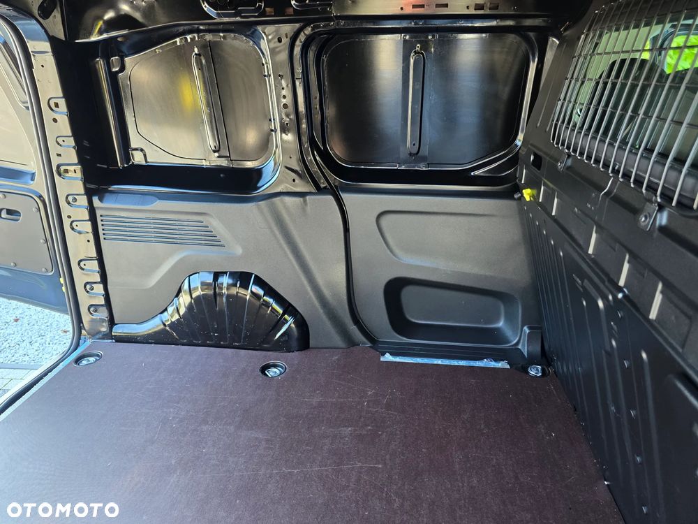 Peugeot Partner FURGON AUTOMAT DIESEL BLUEHDI 130 KM S&S EAT8 - 27