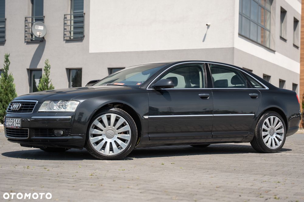 Audi A8 4.2 L Quattro - 9