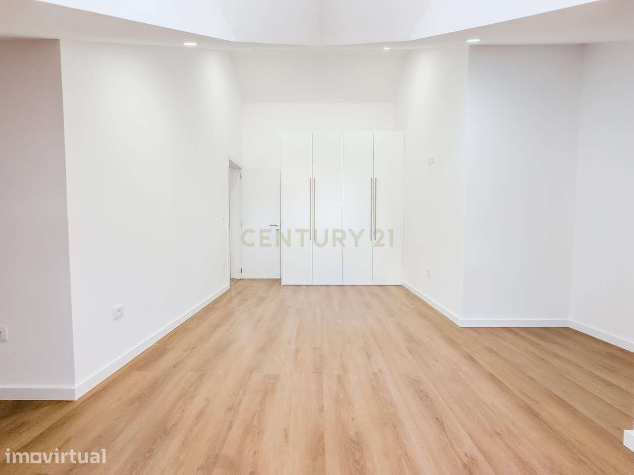 Apartamento duplex com 5 assoalhadas, acabamentos de charme na Cova da - Grande imagem: 4/23