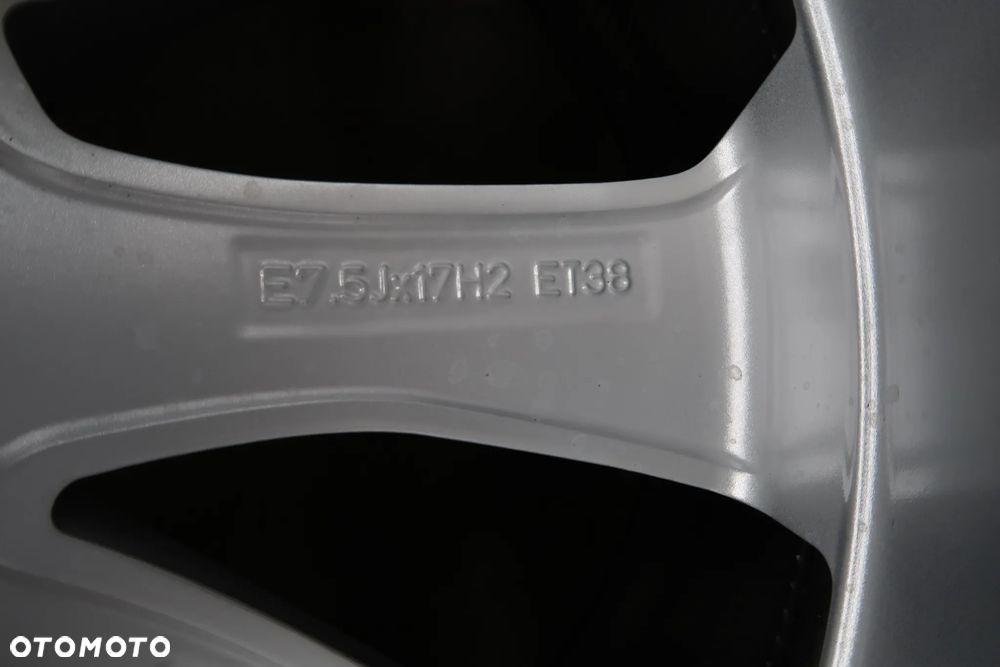 AD10 Felga audi A4 8w060125L 7,5x17et38 - 6